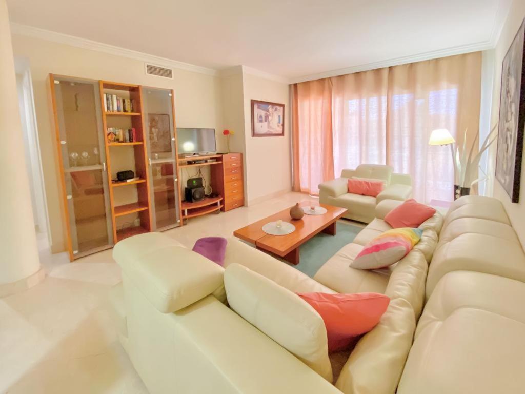 Apartamento En Los Patios De Santa Maria Golf マルベーリャ エクステリア 写真