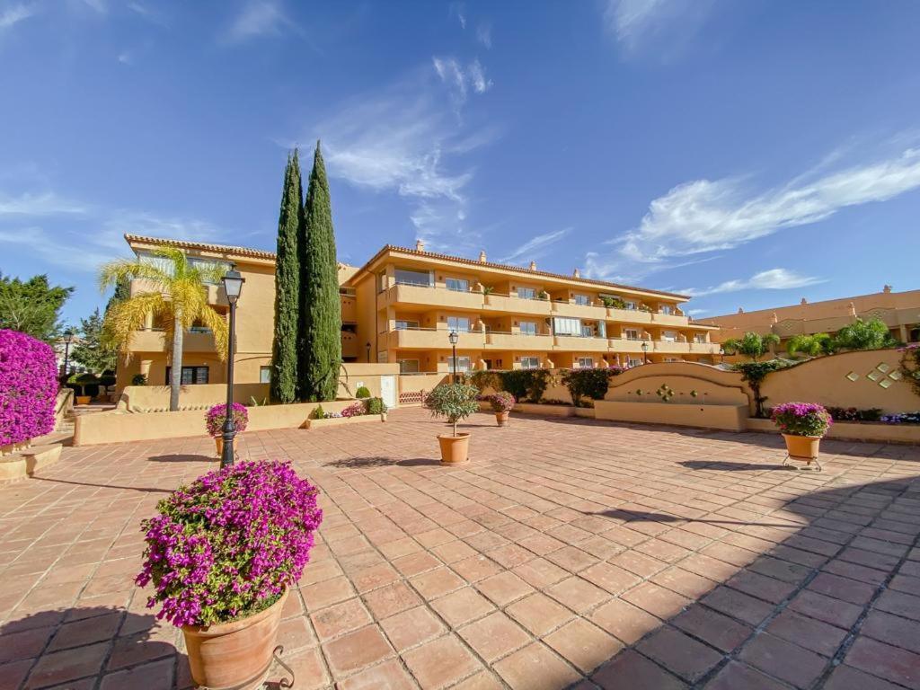 Apartamento En Los Patios De Santa Maria Golf マルベーリャ エクステリア 写真