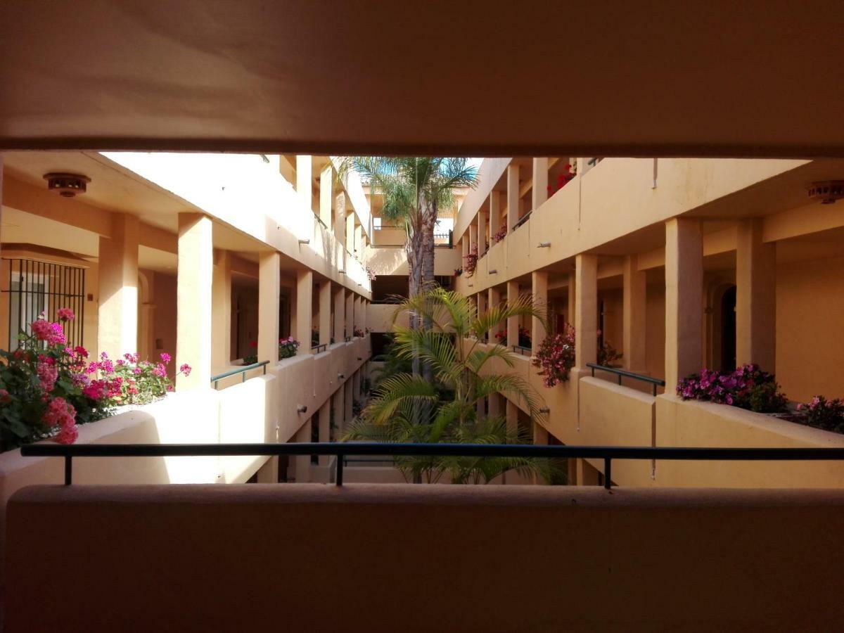 Apartamento En Los Patios De Santa Maria Golf マルベーリャ エクステリア 写真