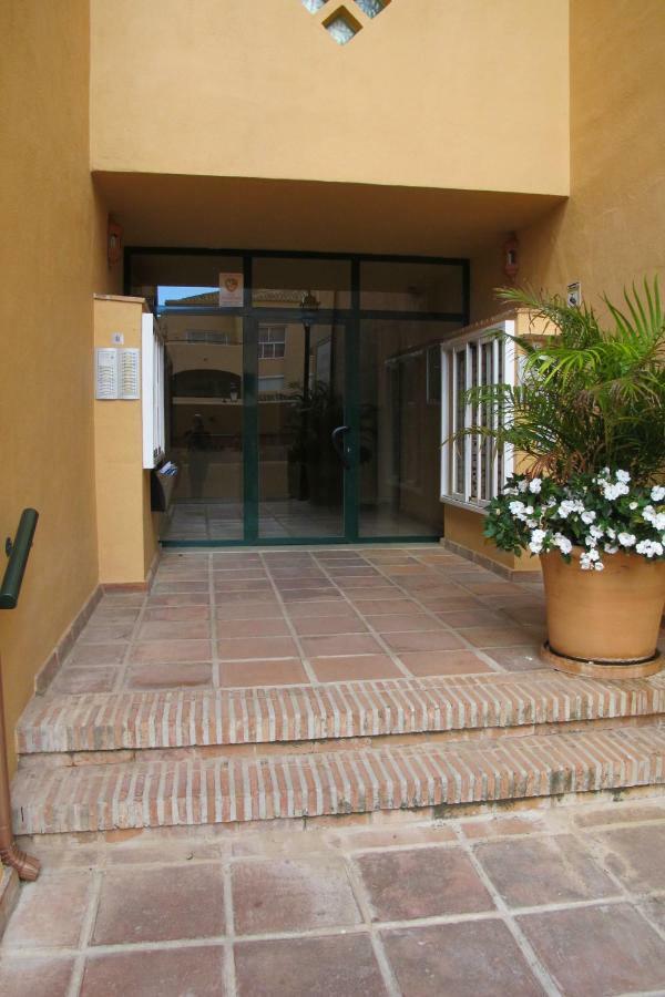 Apartamento En Los Patios De Santa Maria Golf マルベーリャ エクステリア 写真